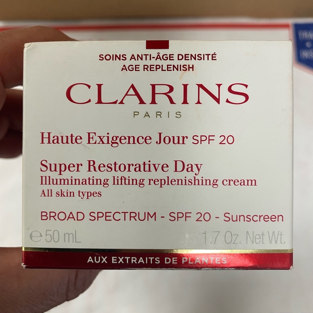 Clarins - Super Restorative Day Cream - NEW